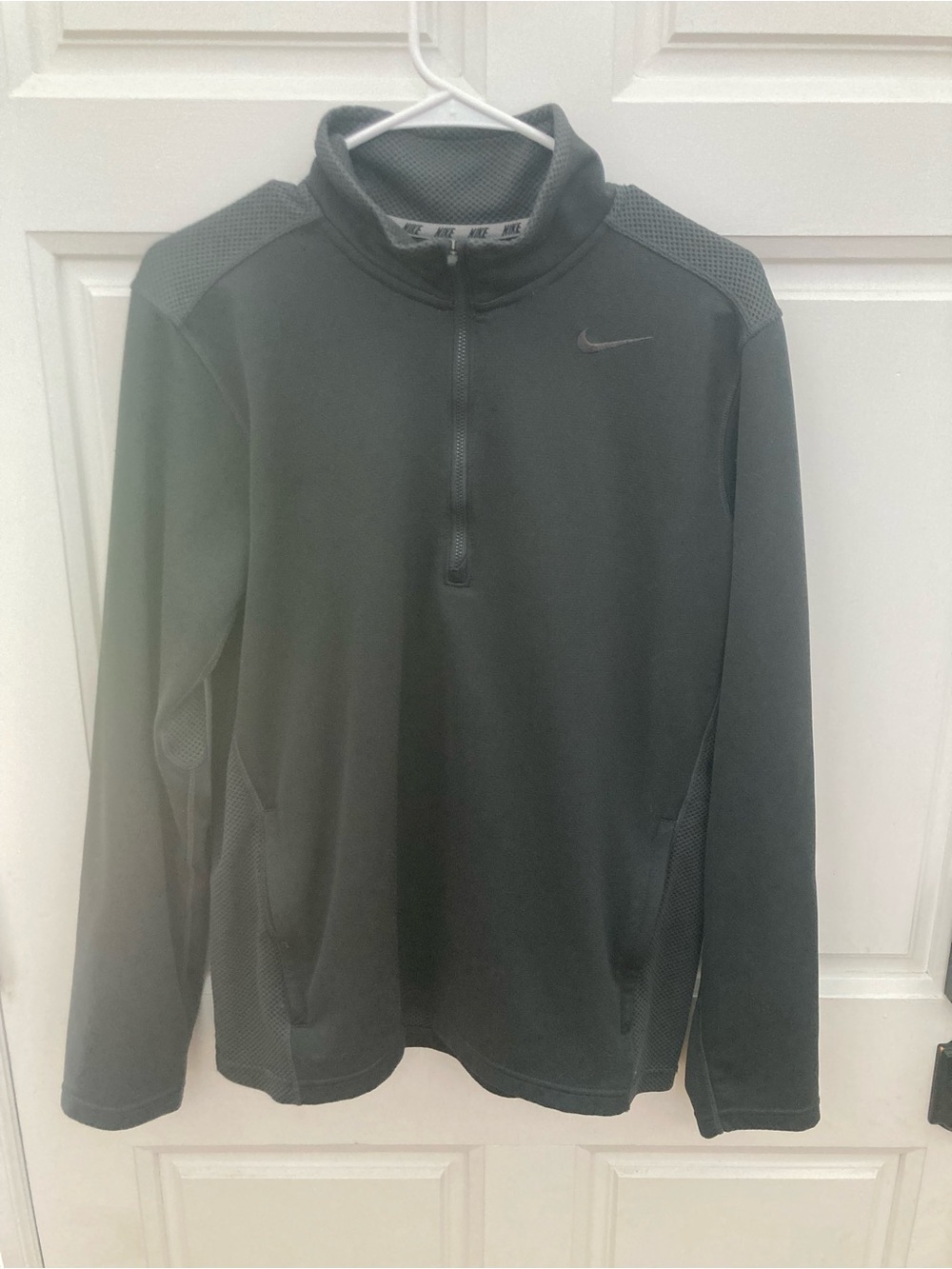 Nike Men's Dark Gray Quarter-Zip Training Top